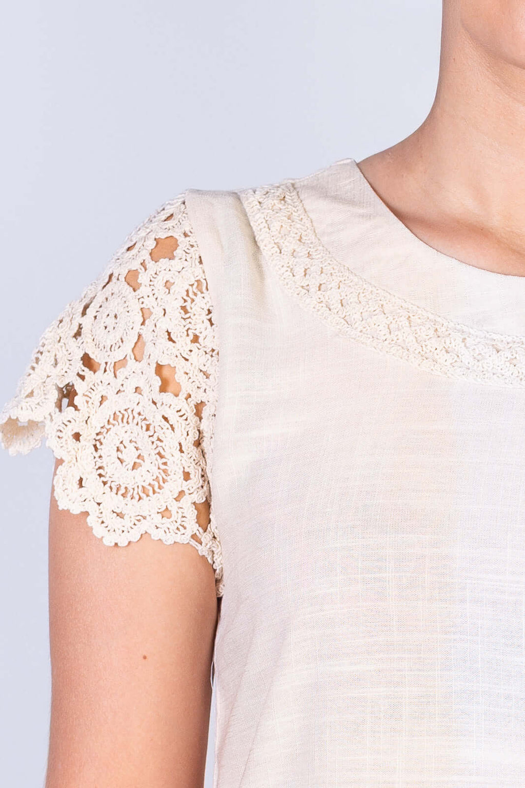 Blusa manga curta feminina detalhe crochê 51607 - Enluaze