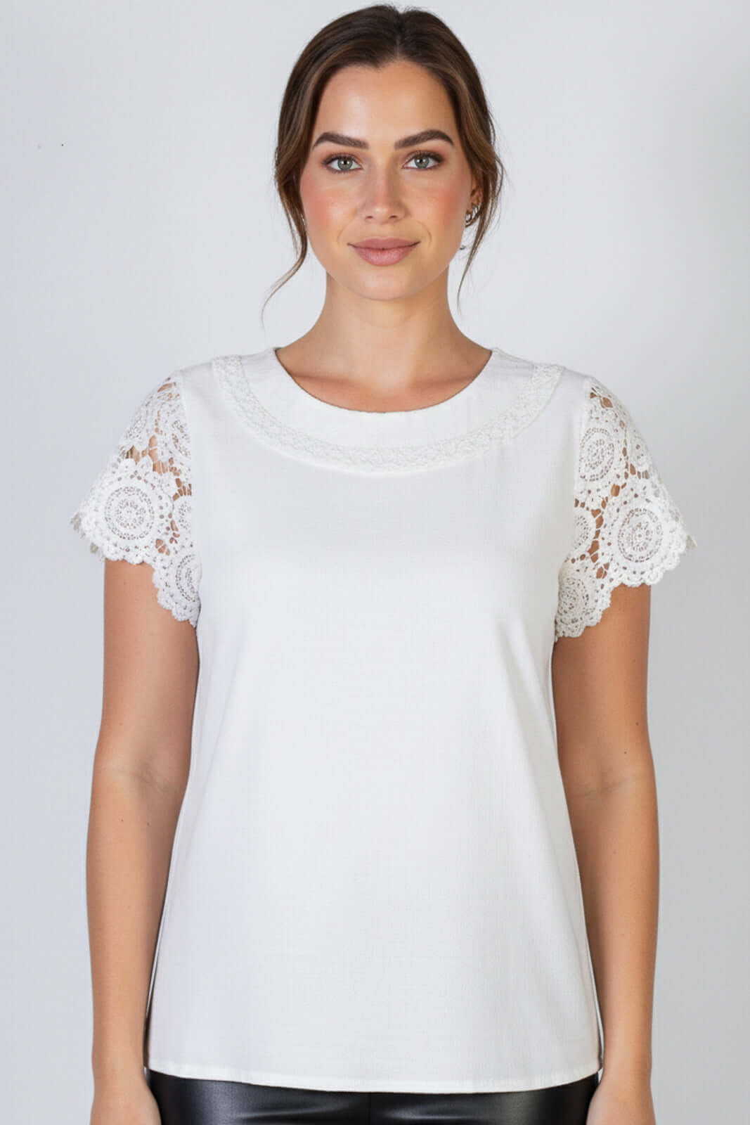 Blusa manga curta feminina detalhe crochê 51607 - Enluaze