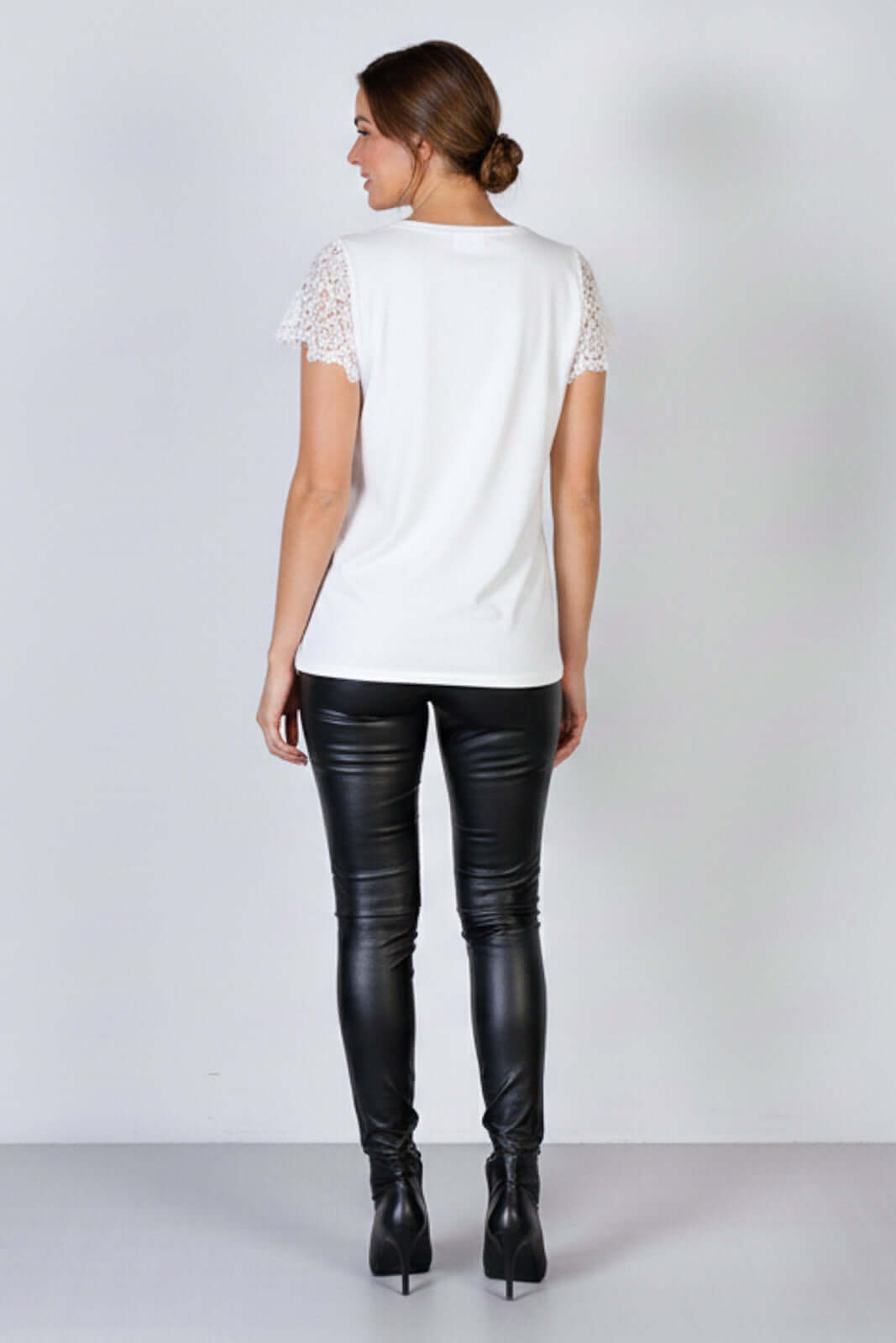 Blusa manga curta feminina detalhe crochê 51607 - Enluaze