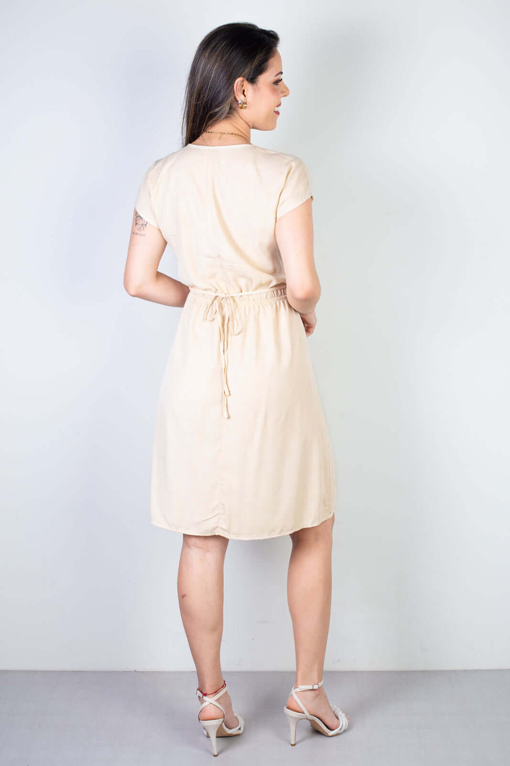 Vestido curto feminino com elástico 51156 - Enluaze