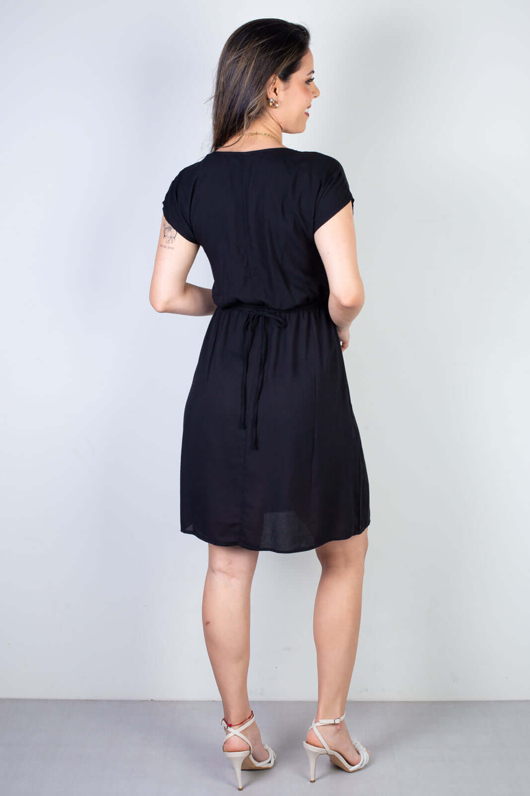 Vestido curto feminino com elástico 51156 - Enluaze