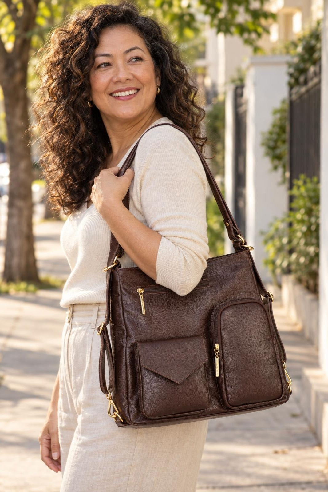 Bolsa mochila de couro liso Érica — Café
