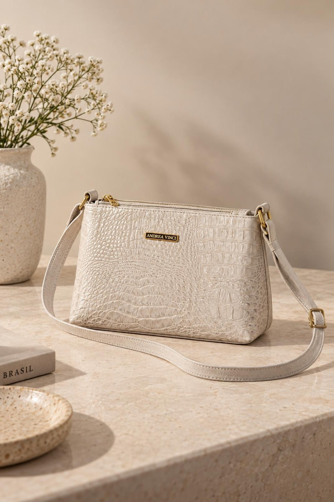 Bolsa pequena transversal de couro croco Iris — Descrição · foto 2