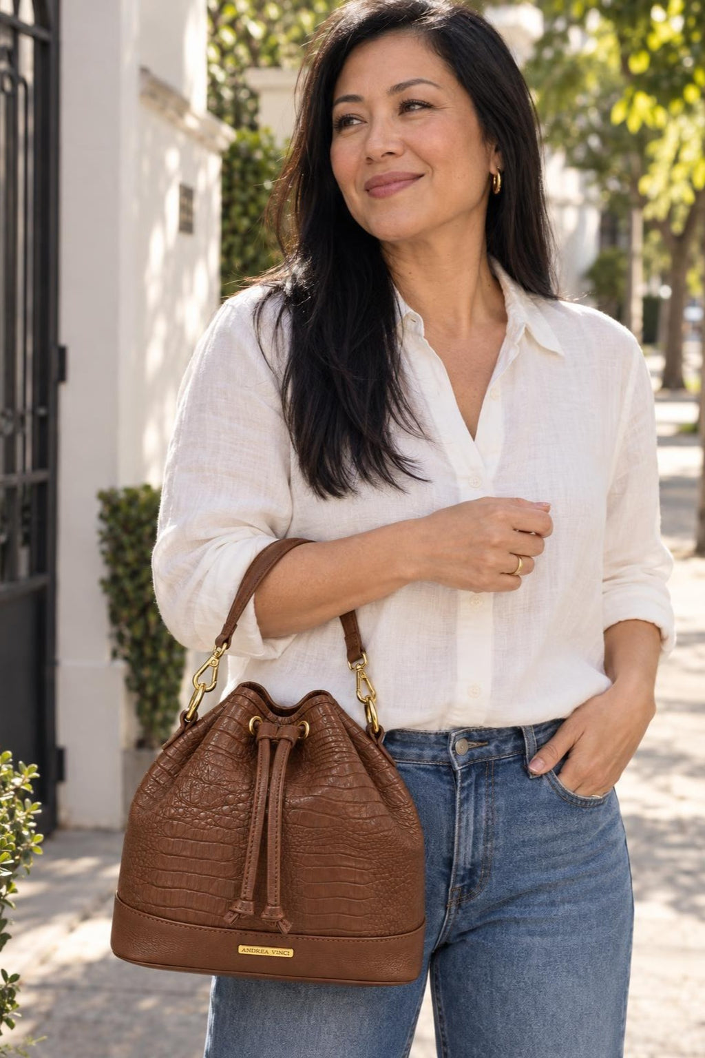 Bolsa saco em couro croco Nadia — Whisky