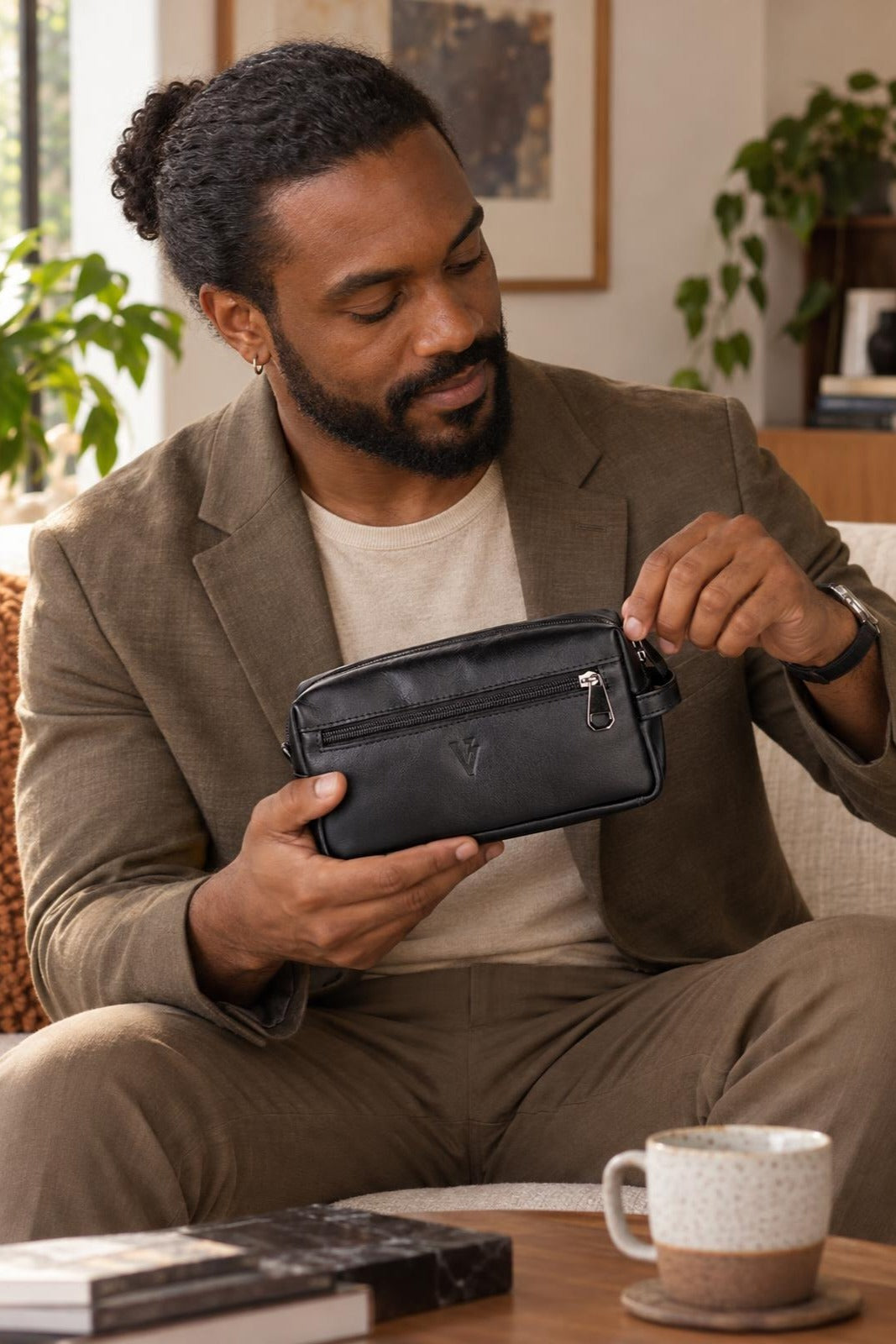 Necessaire masculina em couro italiano Daily 10x20x8cm