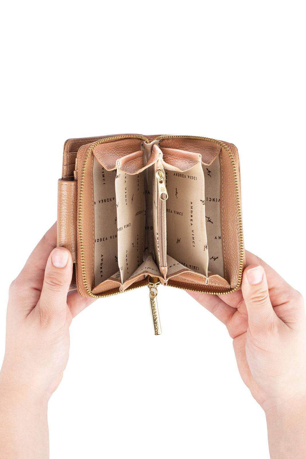 Carteira feminina de couro liso Lolla 10x13cm - Enluaze