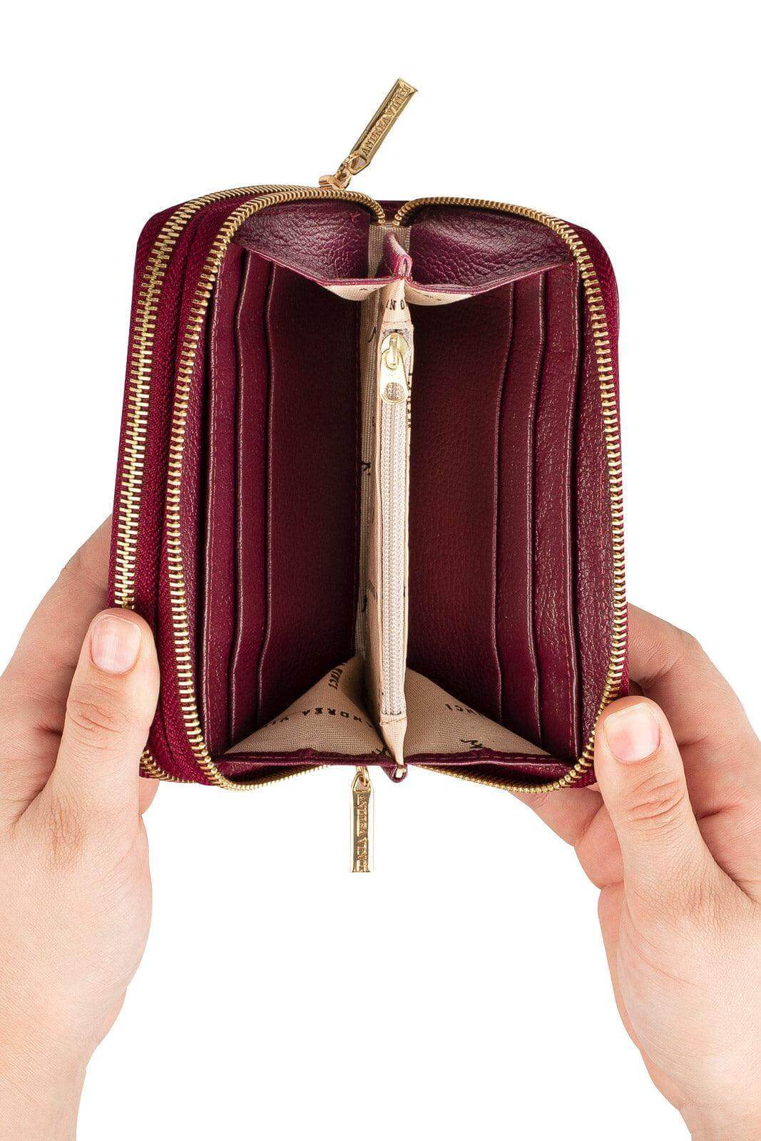 Carteira feminina de couro croco Martina 9,5x15,5cm - Enluaze