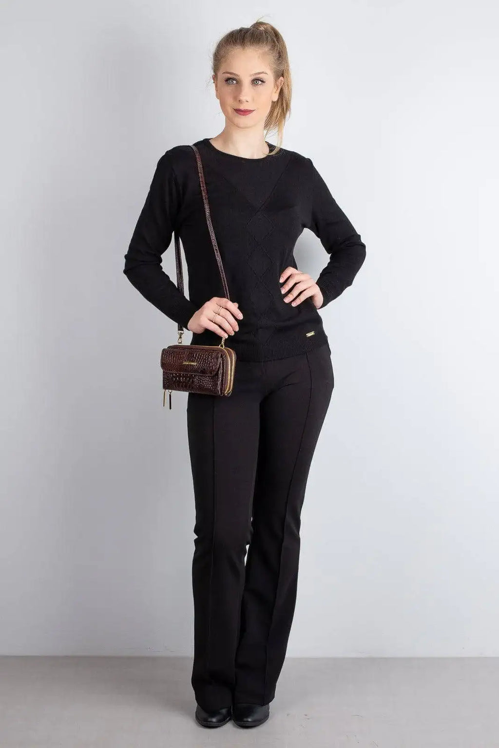 Carteira feminina de couro croco com alça Tania 10,5x19cm - Enluaze