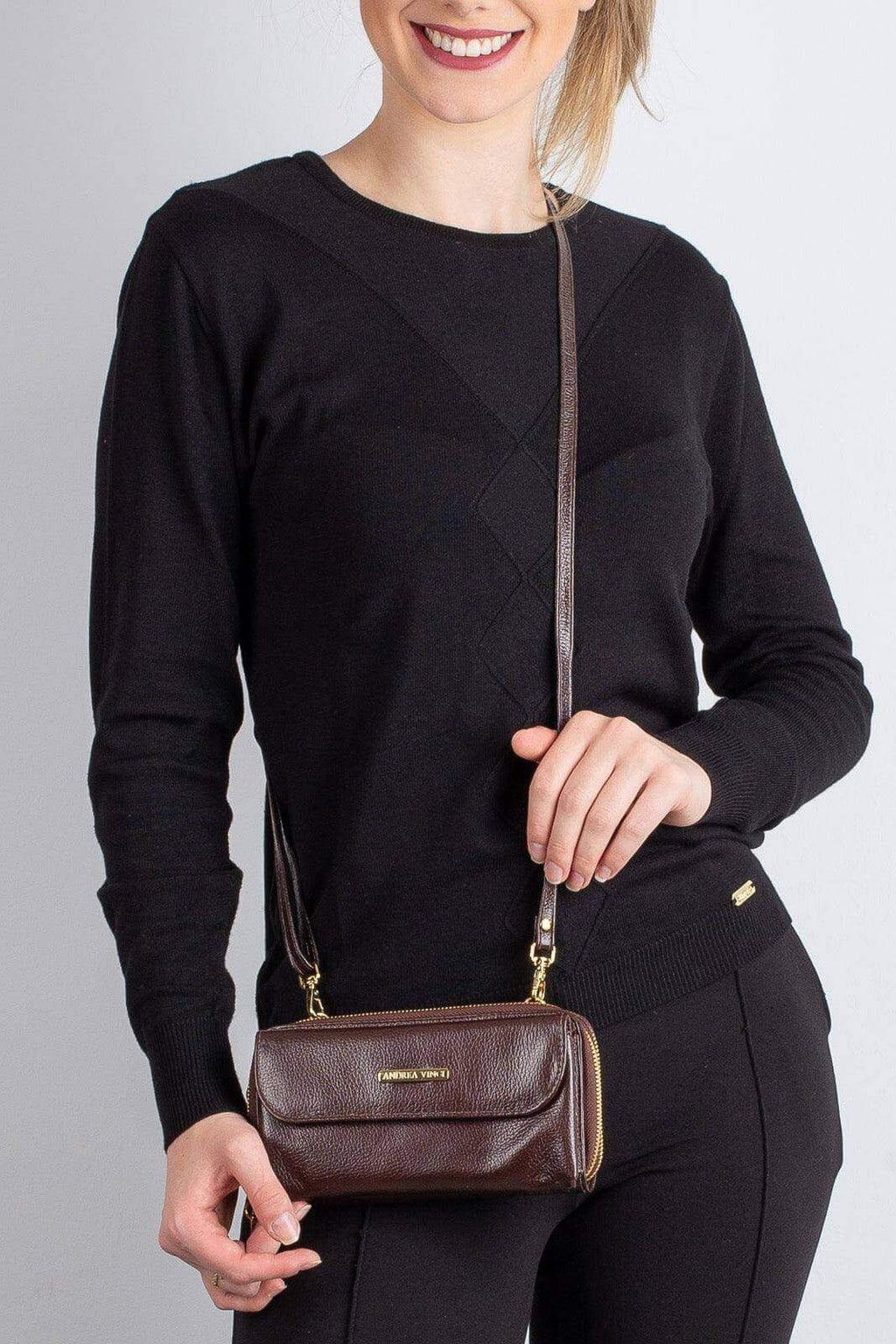 Carteira feminina de couro liso com alça Tania 10,5x19cm - Enluaze