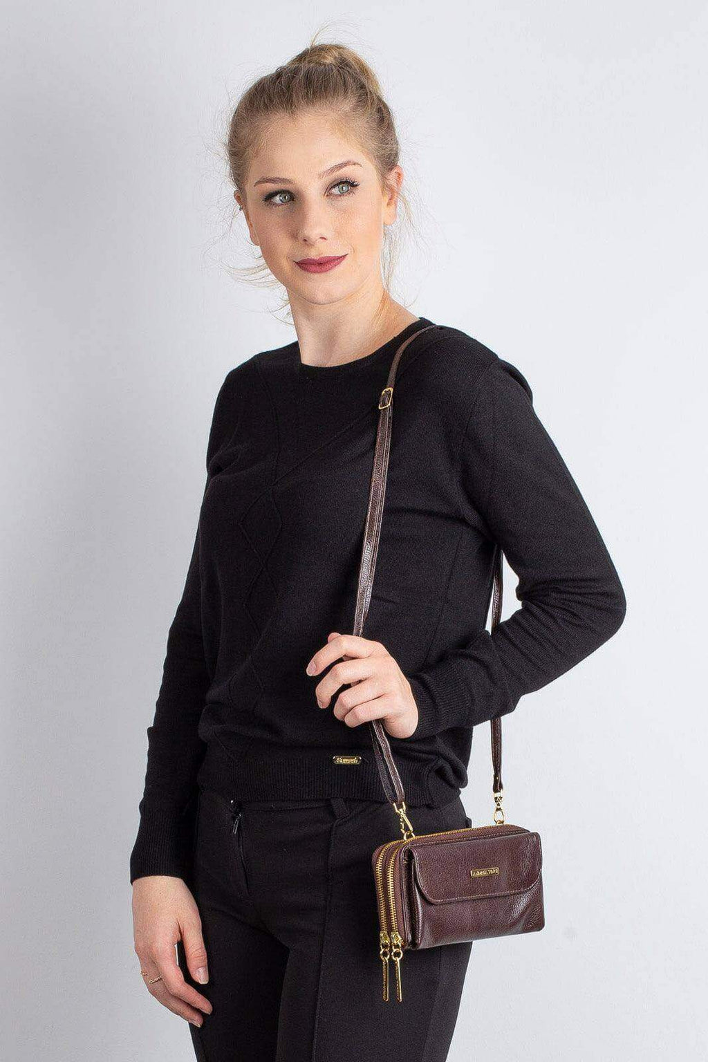 Carteira feminina de couro liso com alça Tania 10,5x19cm - Enluaze