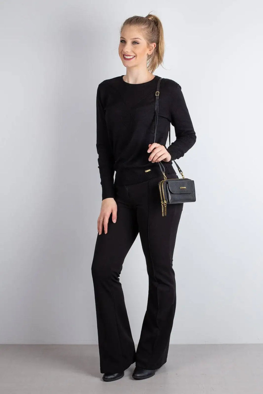 Carteira feminina de couro croco com alça Tania 10,5x19cm - Enluaze