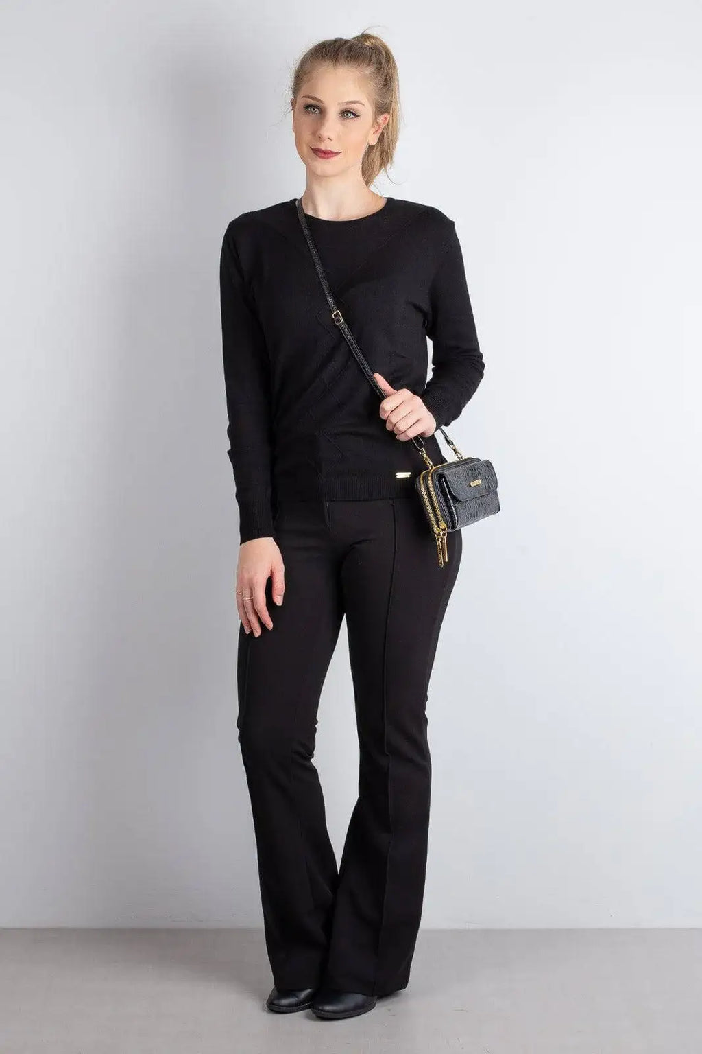 Carteira feminina de couro croco com alça Tania 10,5x19cm - Enluaze