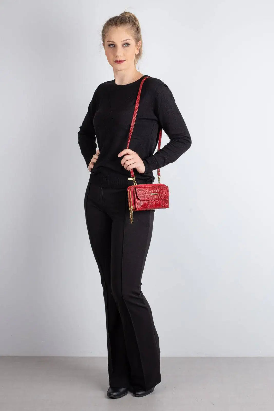 Carteira feminina de couro croco com alça Tania 10,5x19cm - Enluaze