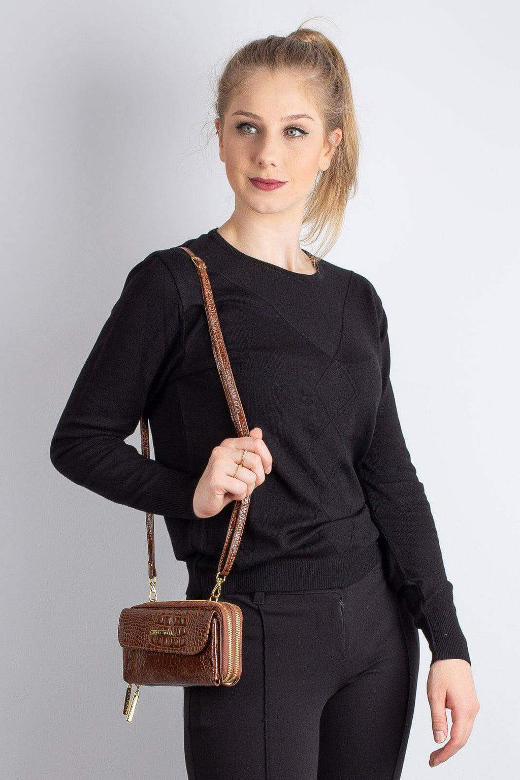 Carteira feminina de couro croco com alça Tania 10,5x19cm - Enluaze
