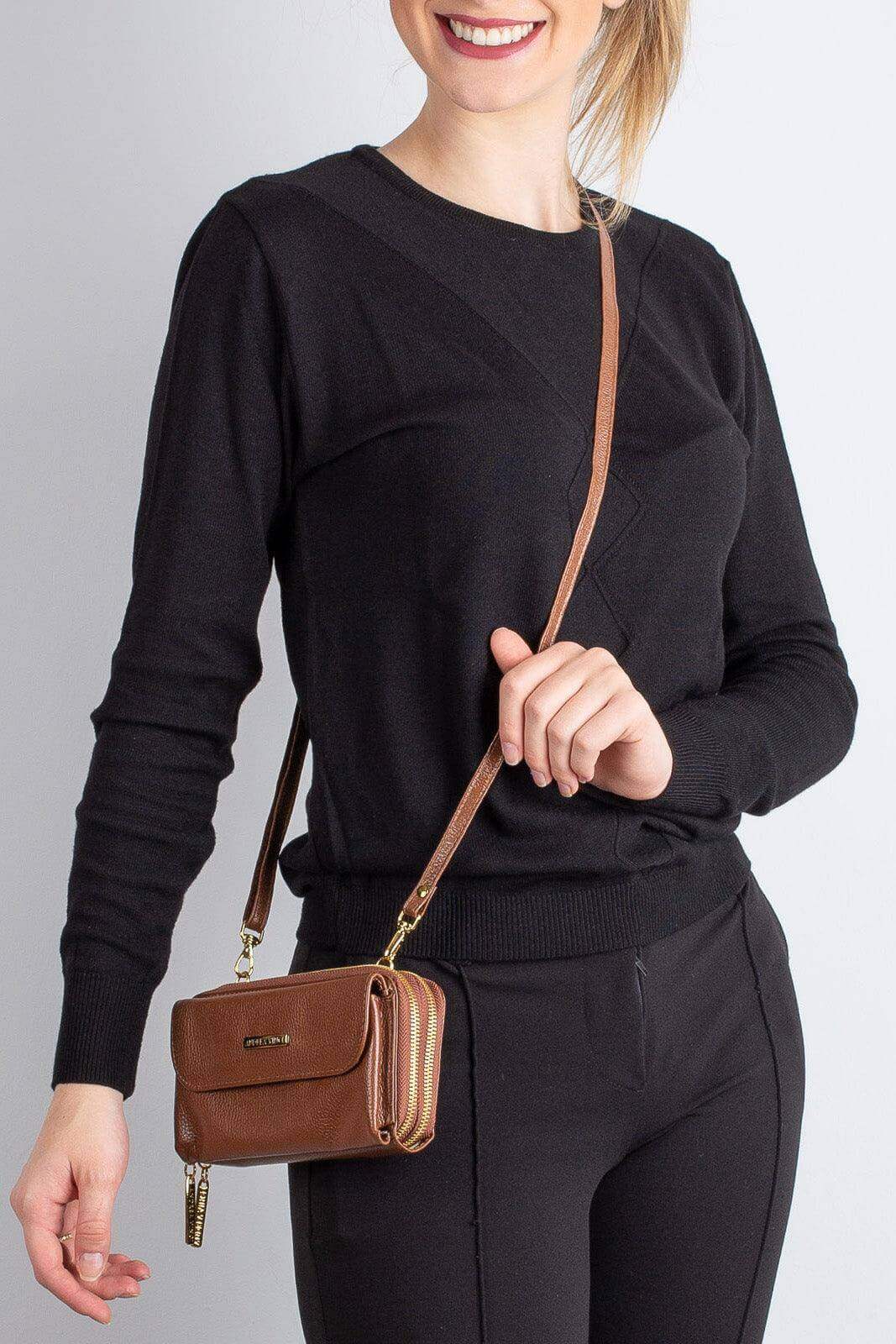 Carteira feminina de couro liso com alça Tania 10,5x19cm - Enluaze