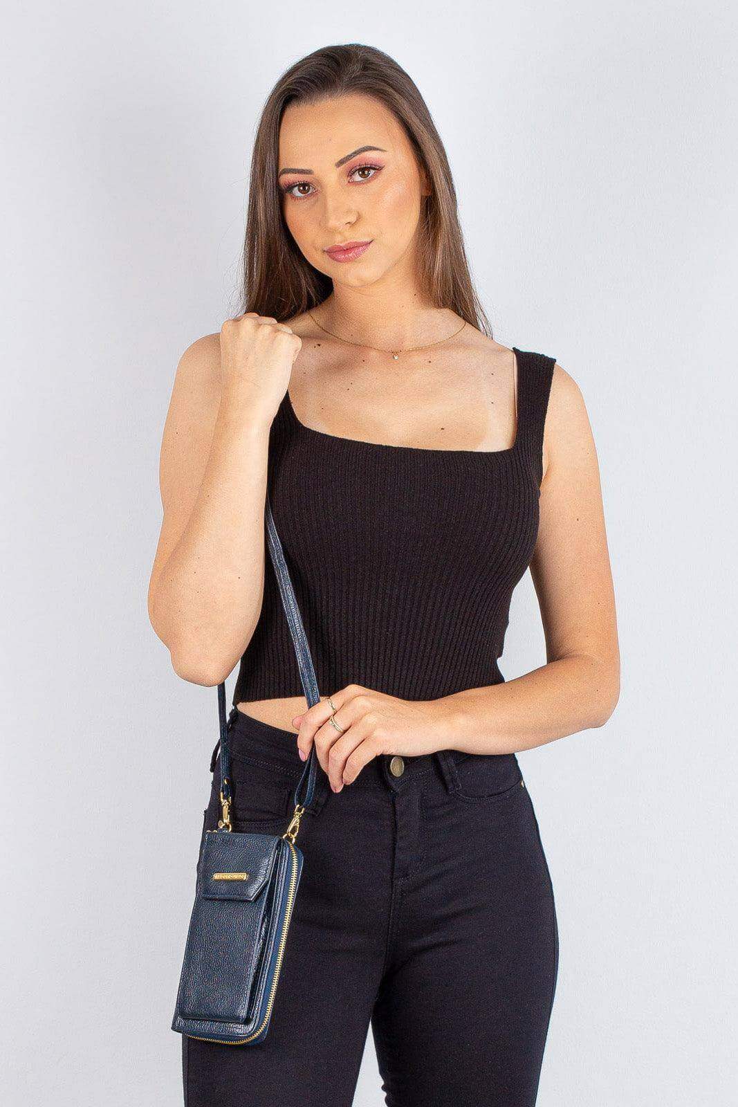 Carteira feminina de couro liso com alça Rafa 19x10,5cm - Enluaze