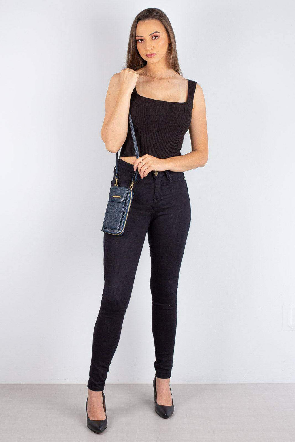 Carteira feminina de couro liso com alça Rafa 19x10,5cm - Enluaze