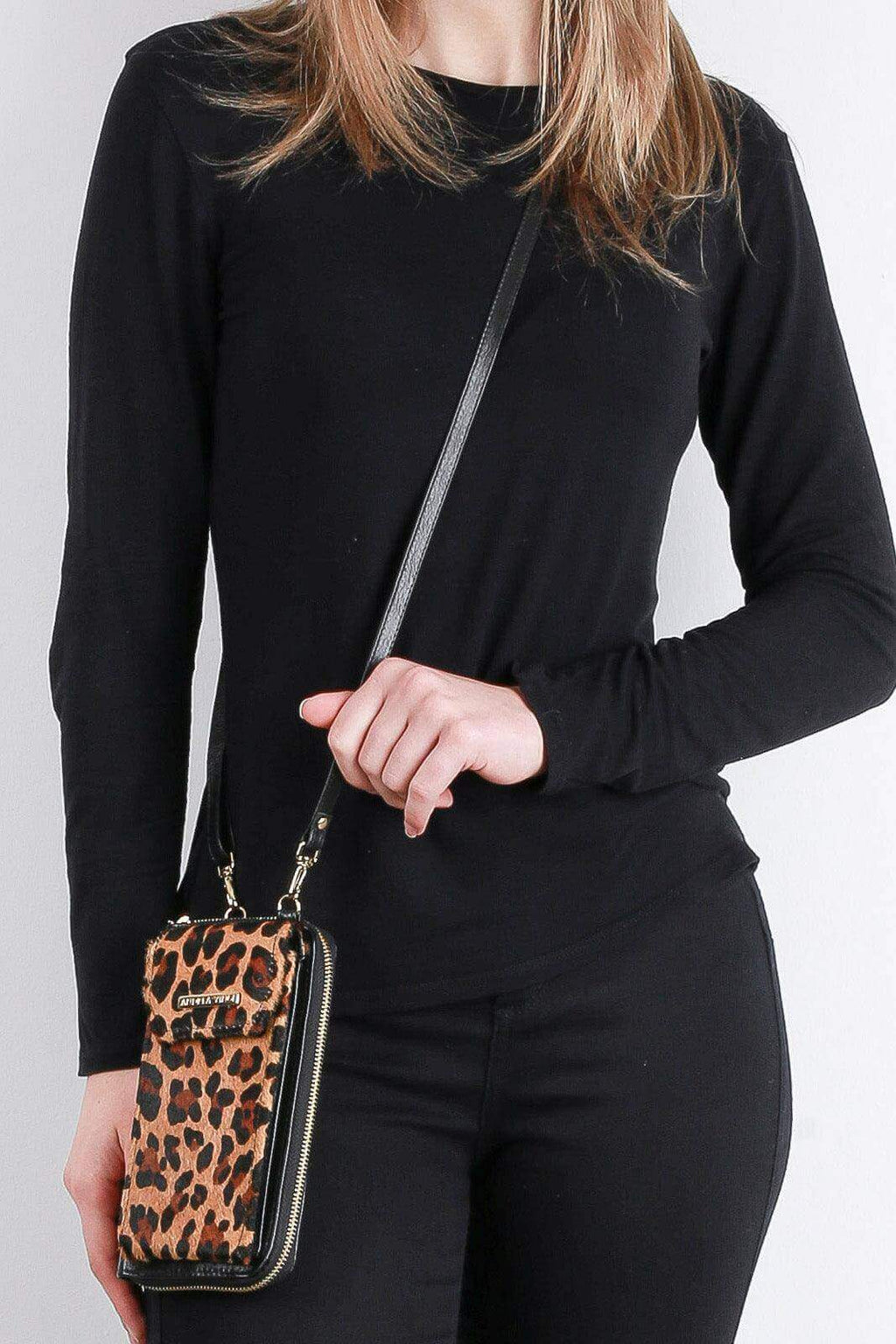 Carteira feminina de couro estampado com alça Rafa 19x10,5cm - Enluaze