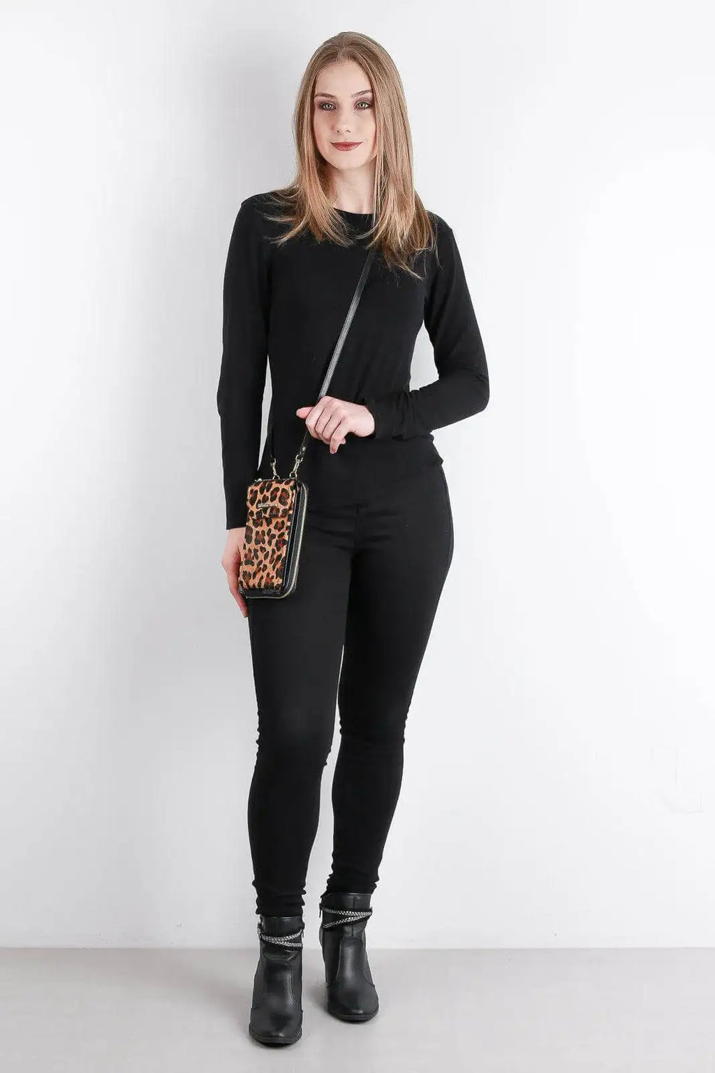 Carteira feminina de couro estampado com alça Rafa 19x10,5cm - Enluaze