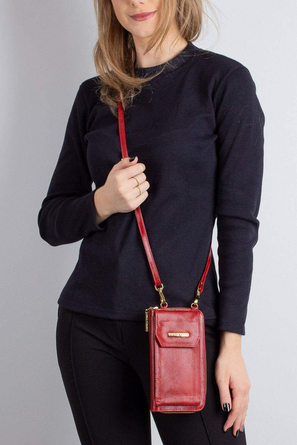 Carteira feminina de couro liso com alça Rafa 19x10,5cm - Enluaze