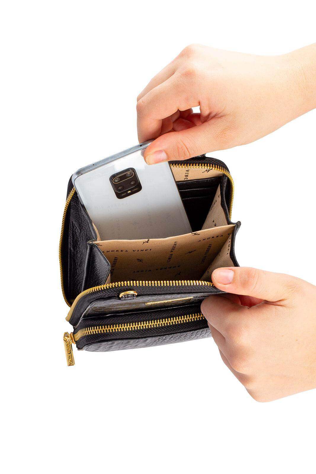 Carteira com alça de couro croco Ingrid 18,5x13,5cm - Enluaze