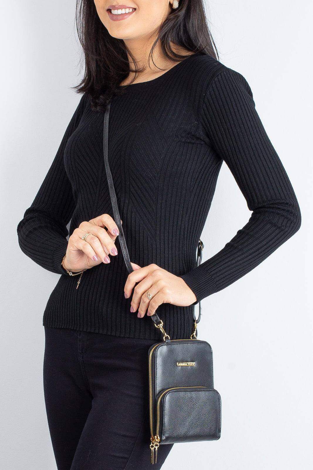 Carteira com alça de couro liso Ingrid 18,5x13,5cm - Enluaze