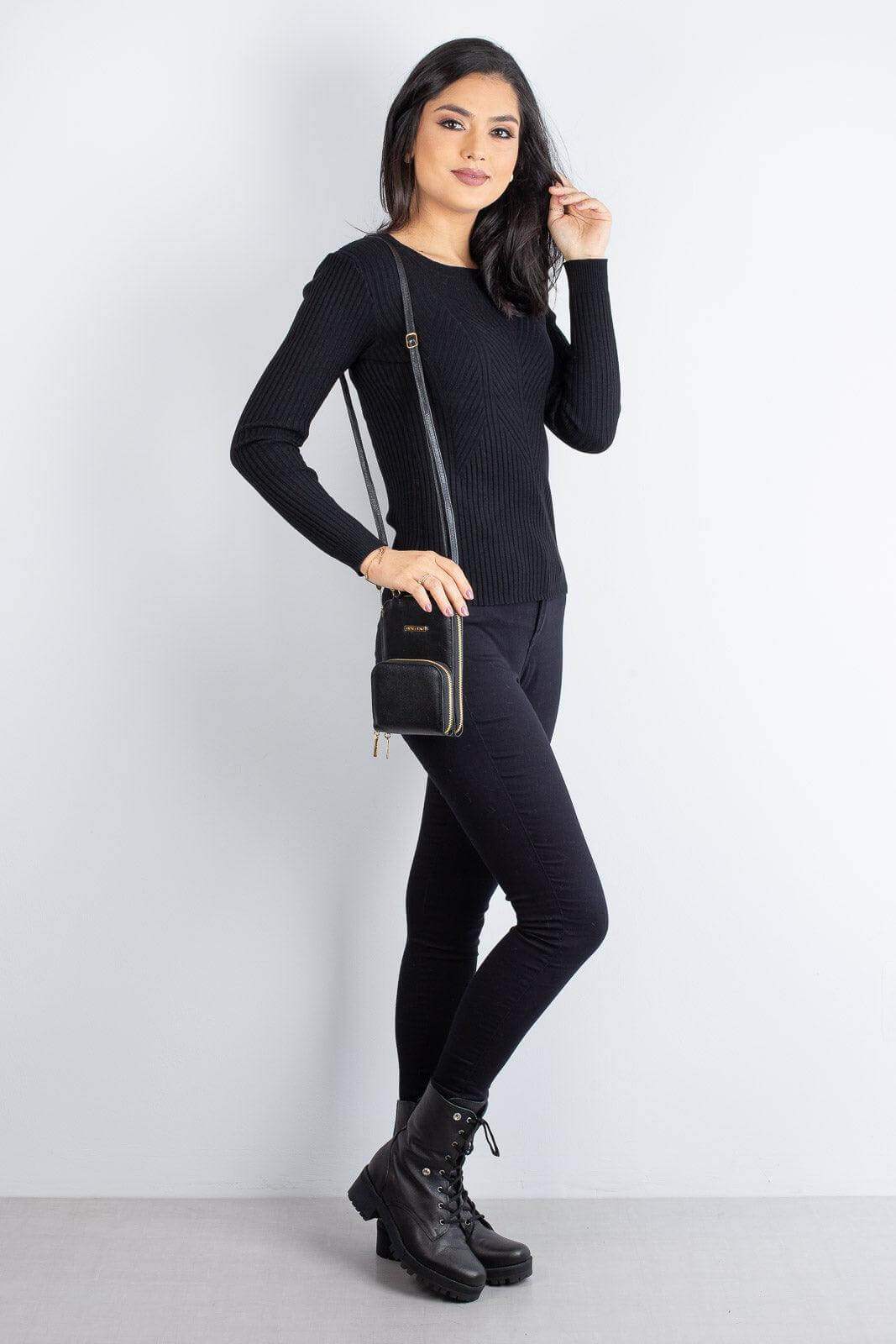 Carteira com alça de couro liso Ingrid 18,5x13,5cm - Enluaze