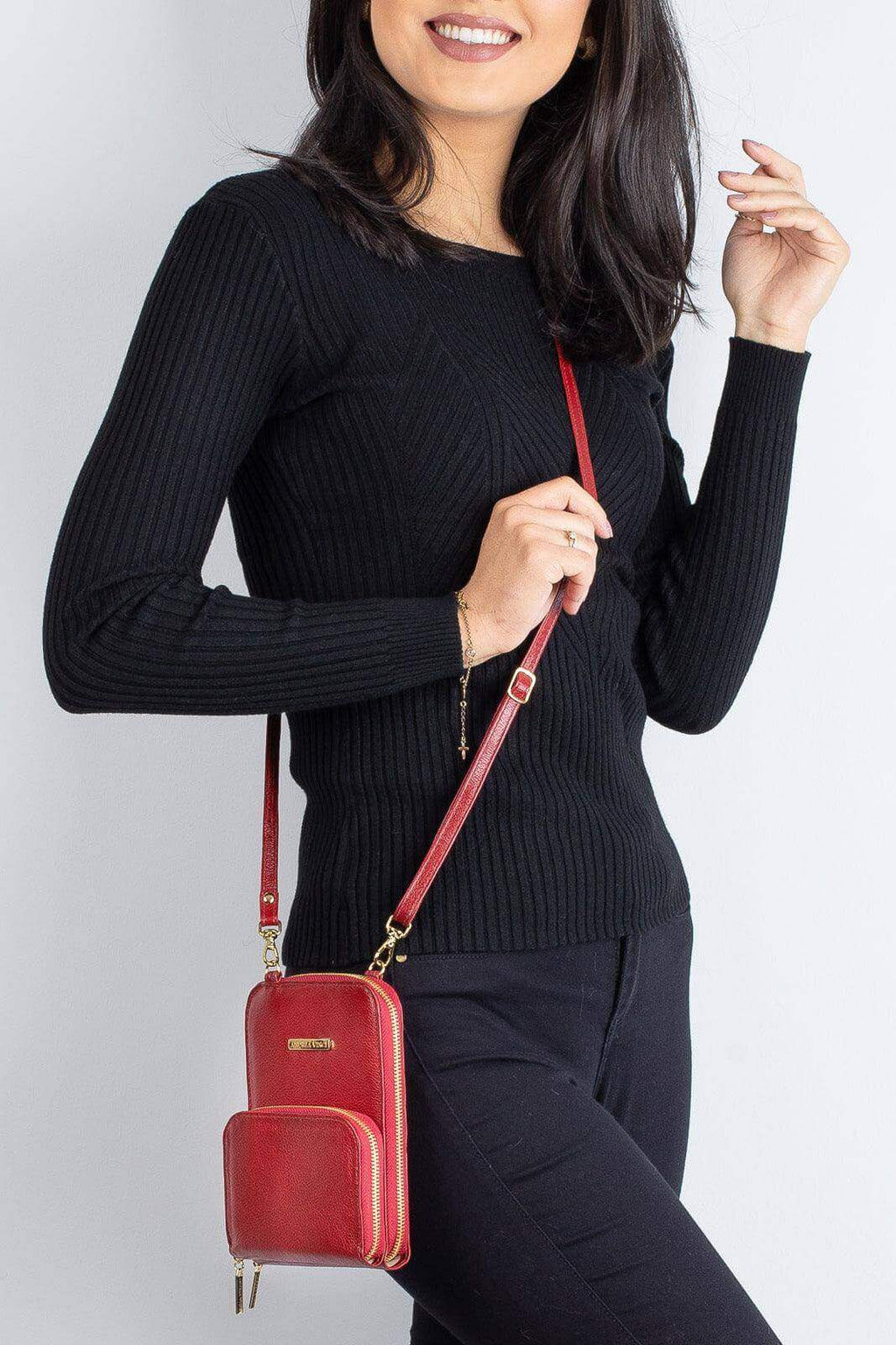 Carteira com alça de couro liso Ingrid 18,5x13,5cm - Enluaze