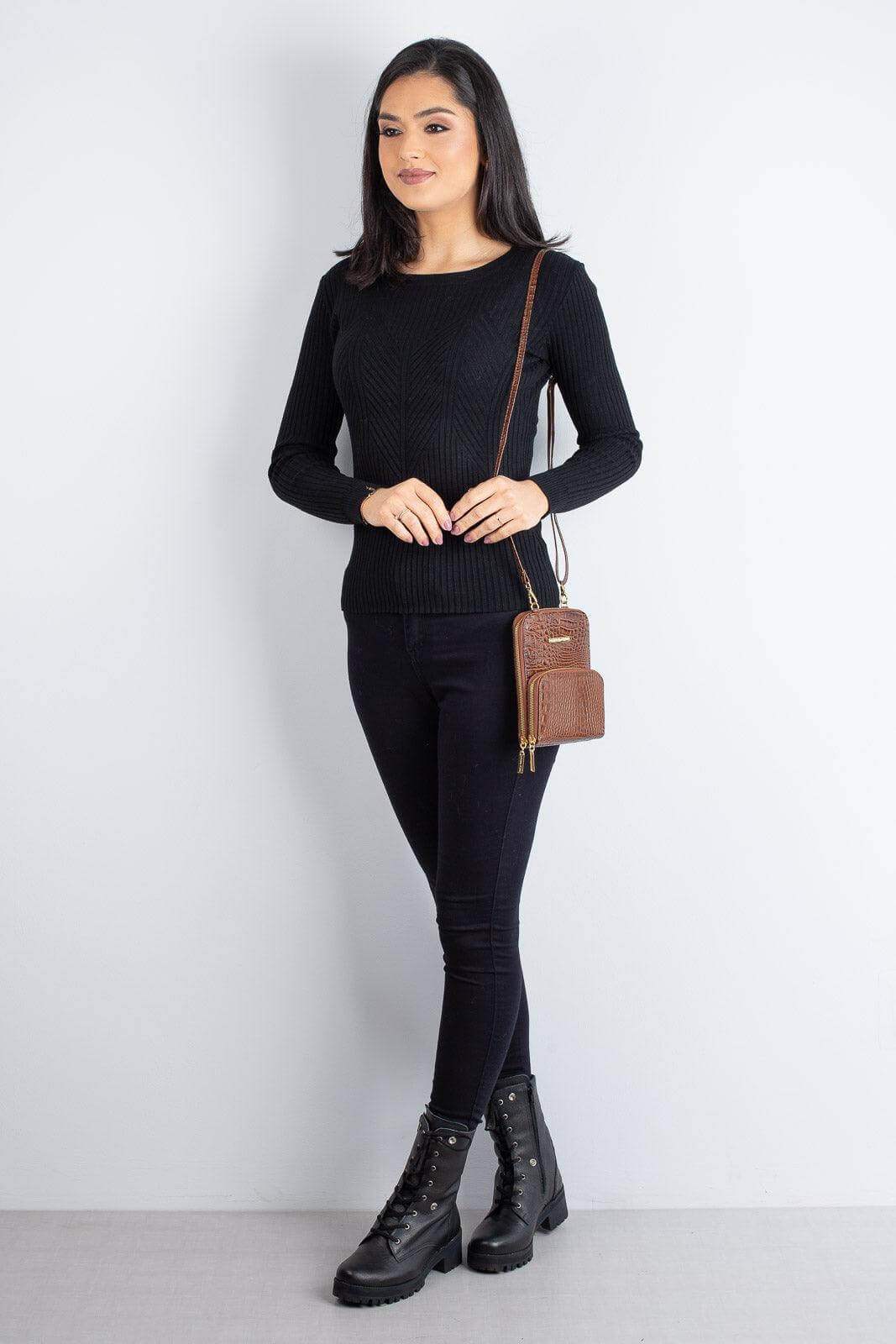 Carteira com alça de couro croco Ingrid 18,5x13,5cm - Enluaze