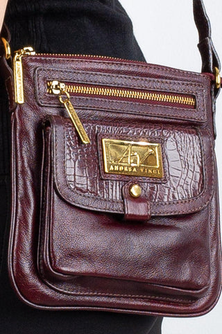 Bolsa pequena transversal em couro liso Anny - Enluaze - Bolsas e Mochilas em Couro Legítimo - Andrea Vinci