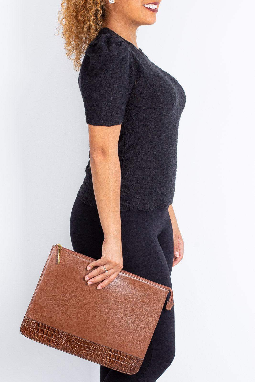 Pasta envelope de couro liso Bruna - Enluaze