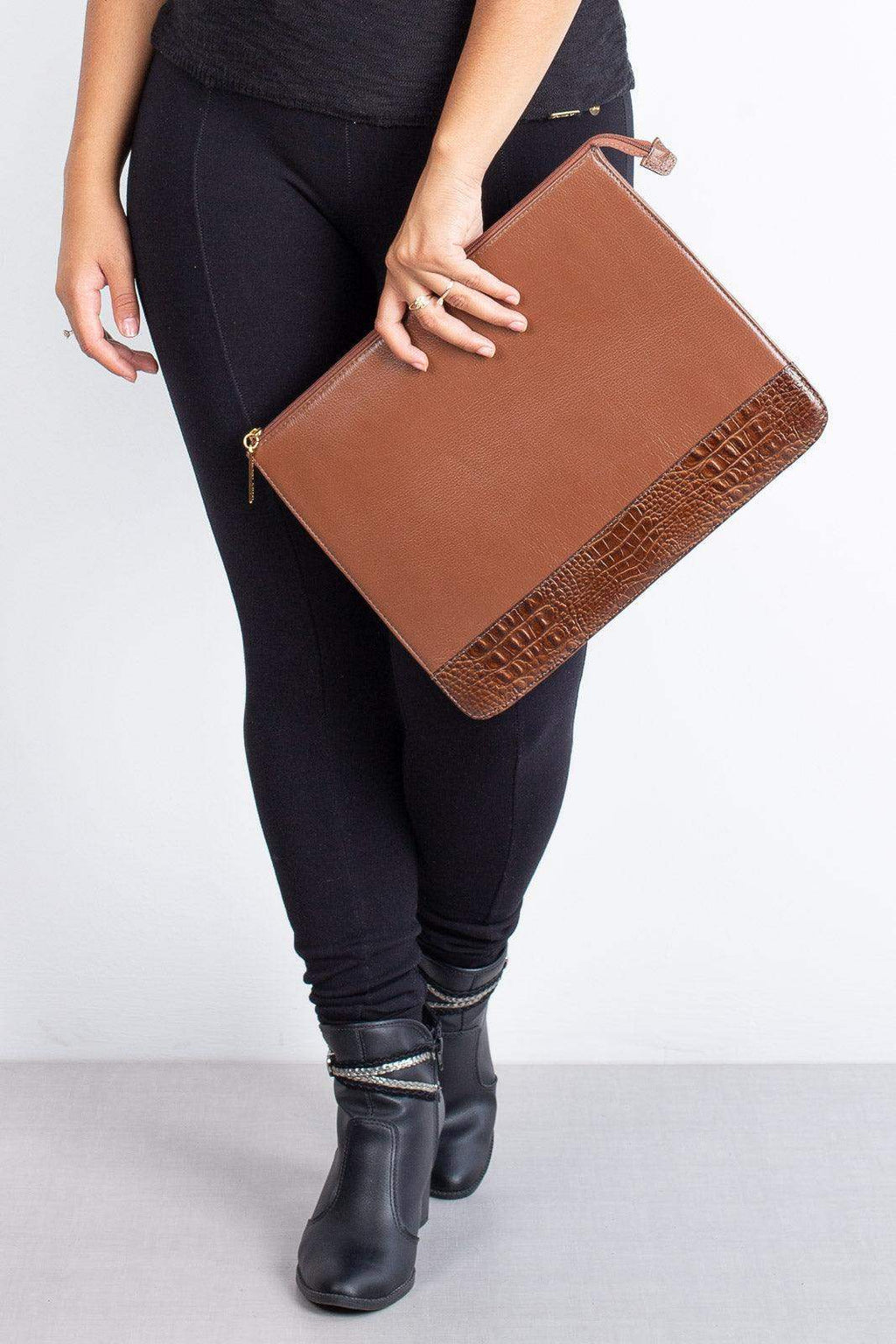 Pasta envelope de couro liso Bruna - Enluaze