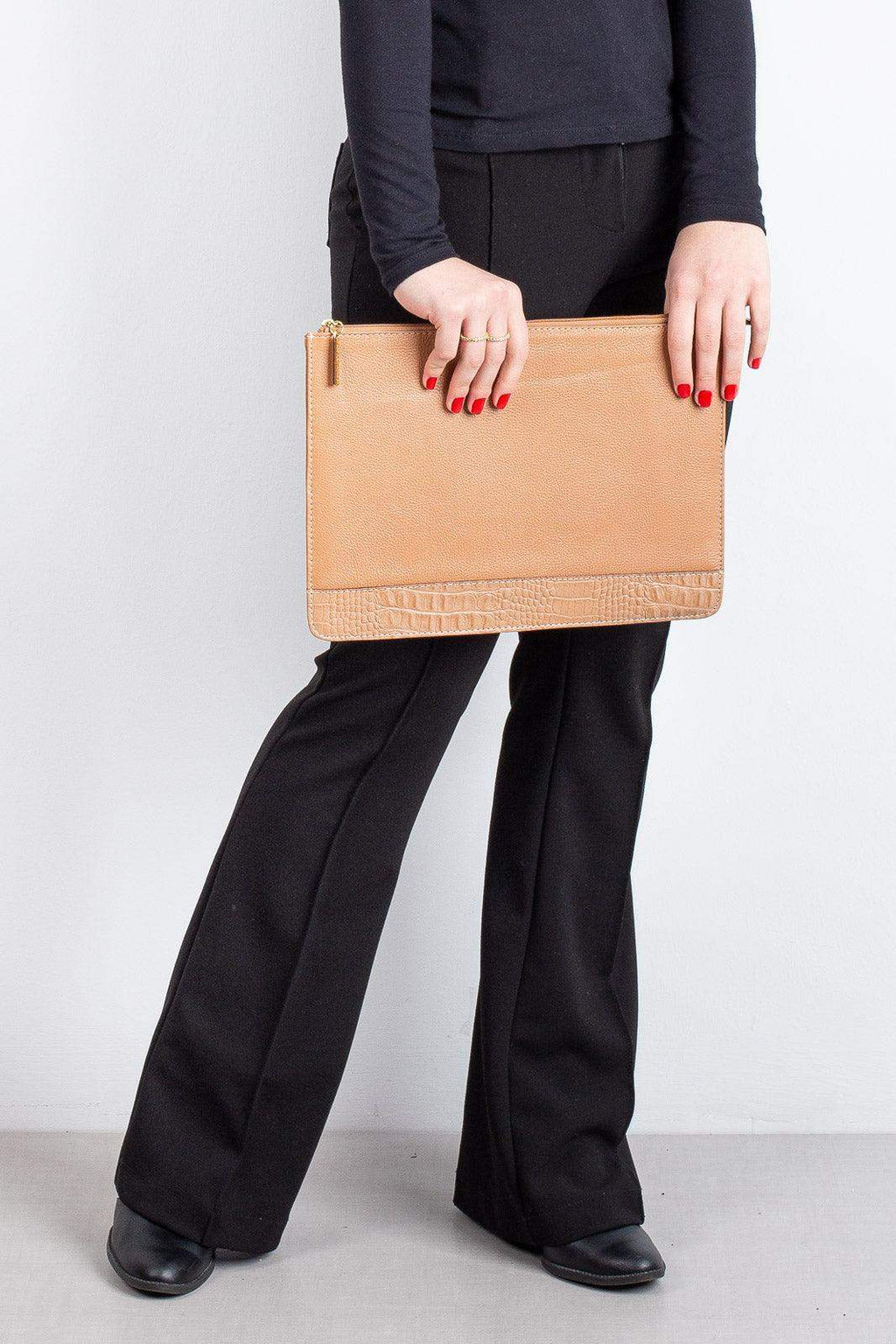 Pasta envelope para notebook couro liso Eduarda - Enluaze