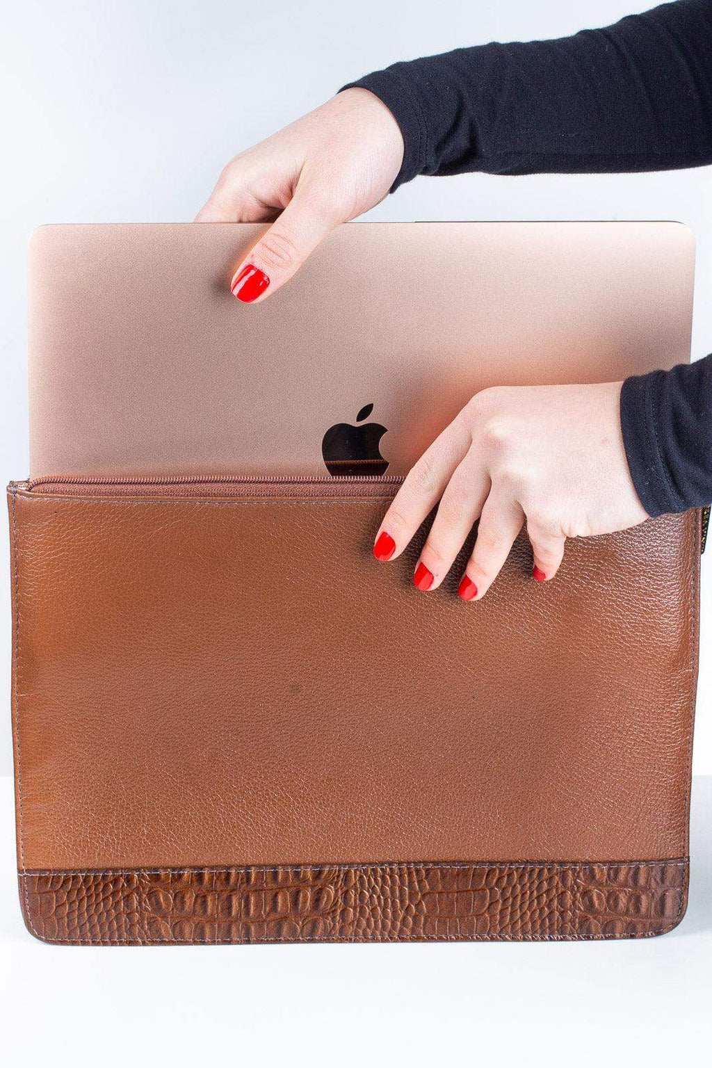 Pasta envelope para notebook couro liso Eduarda - Enluaze