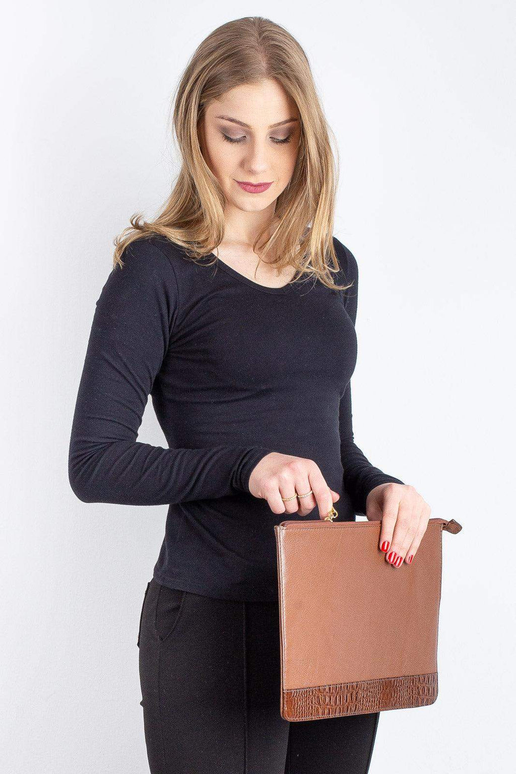 Pasta envelope para notebook couro liso Eduarda - Enluaze