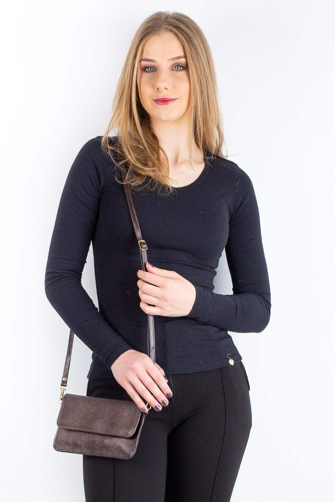 Clutch mini bolsa de couro liso Nicole - Enluaze