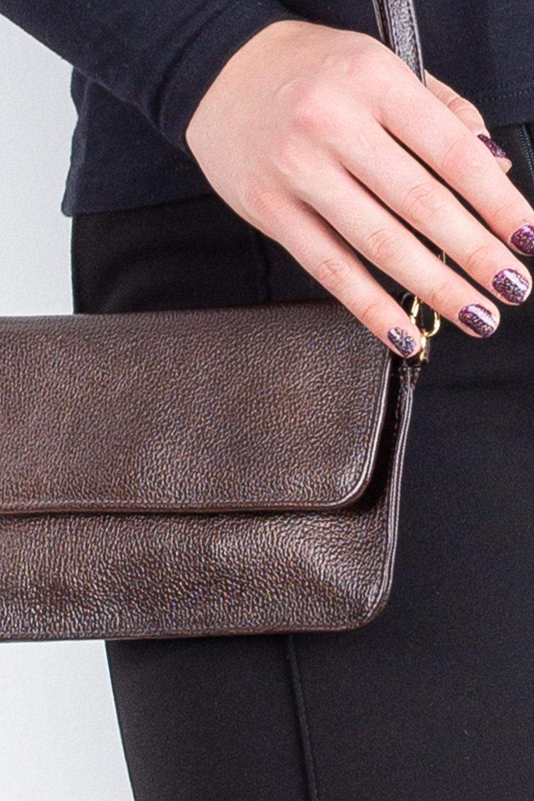 Clutch mini bolsa de couro liso Nicole - Enluaze