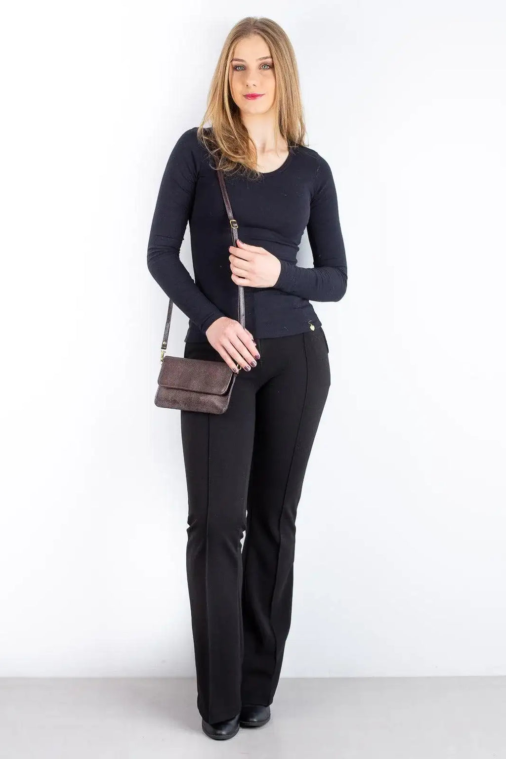 Clutch mini bolsa de couro liso Nicole - Enluaze