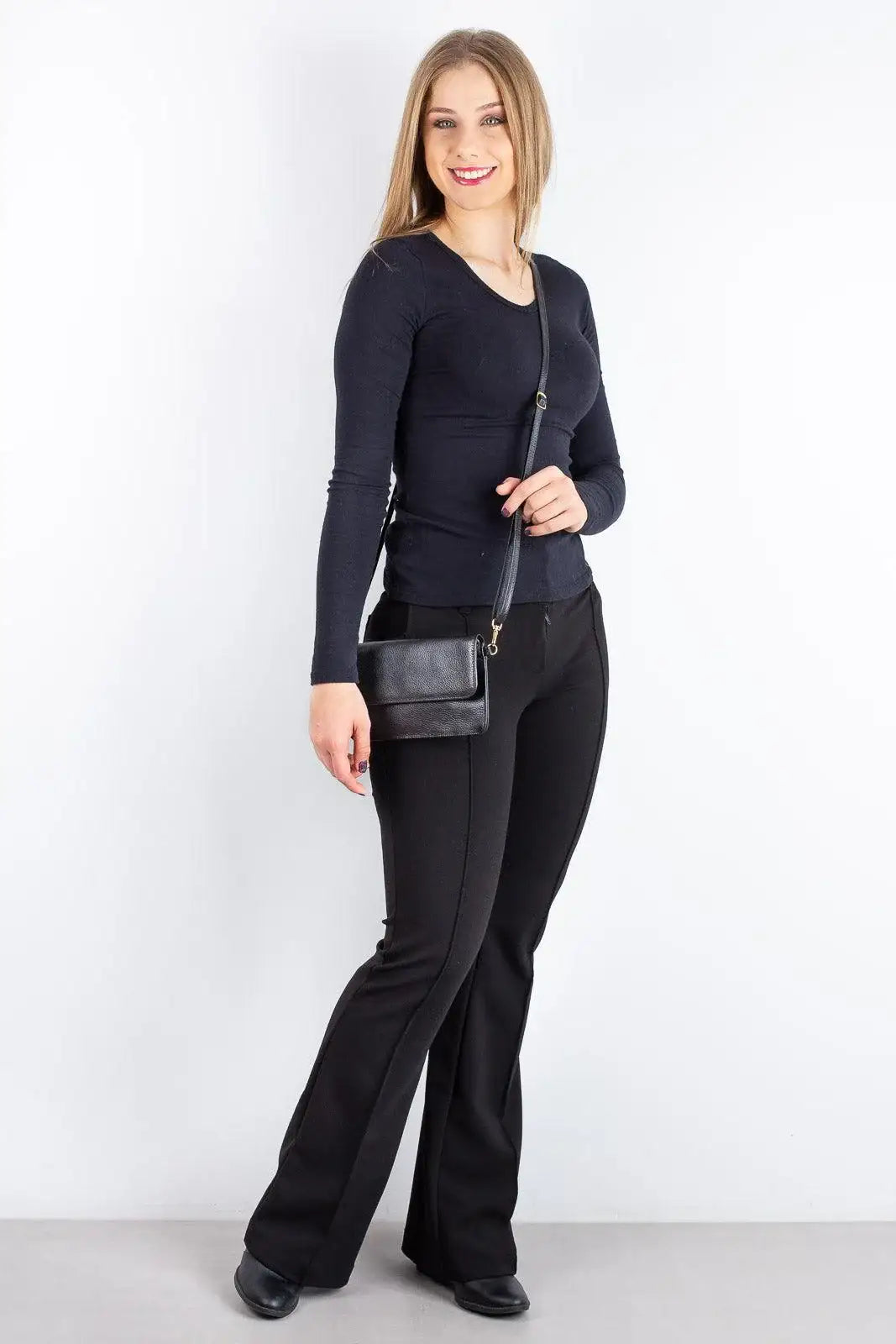 Clutch mini bolsa de couro liso Nicole - Enluaze