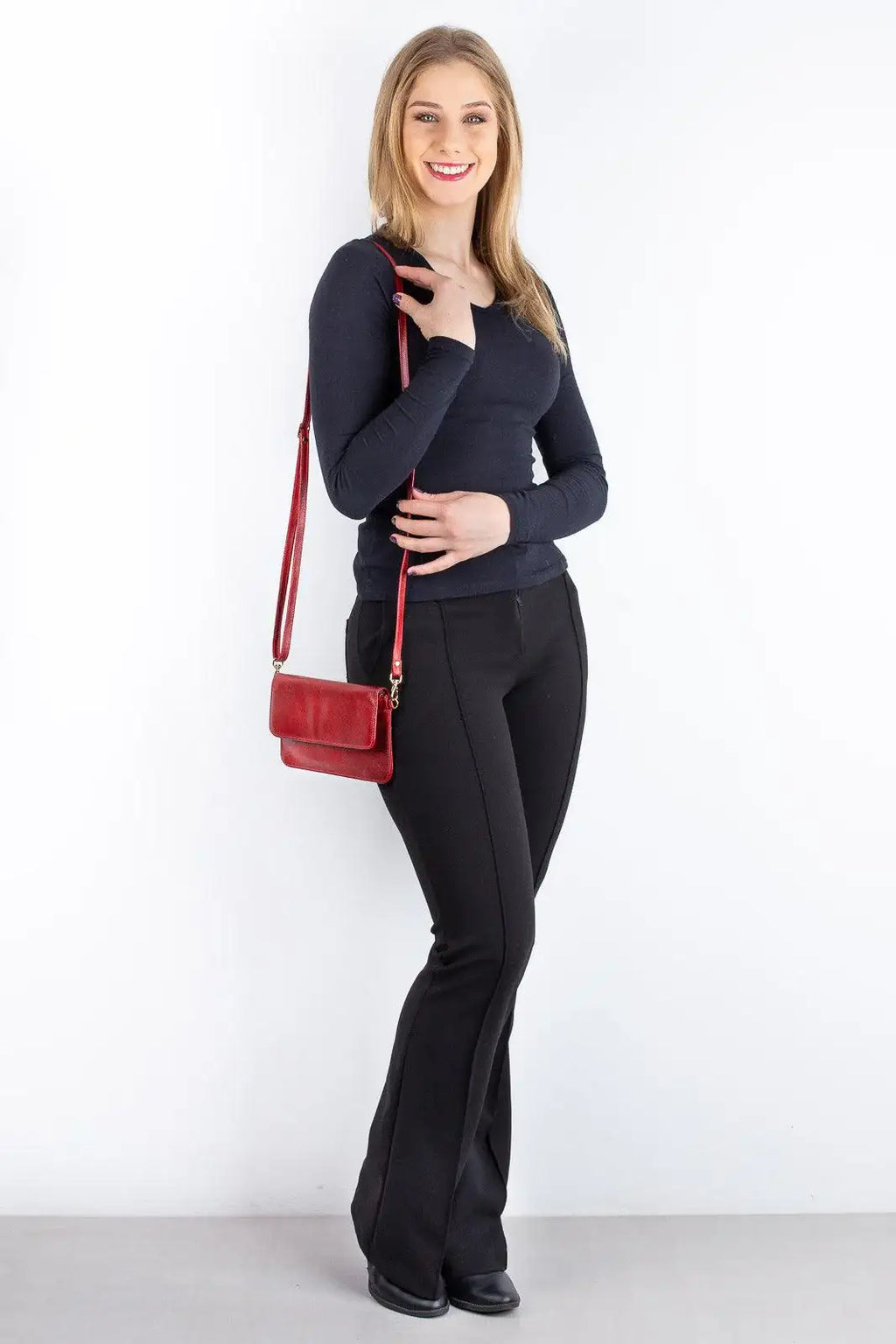 Clutch mini bolsa de couro liso Nicole - Enluaze