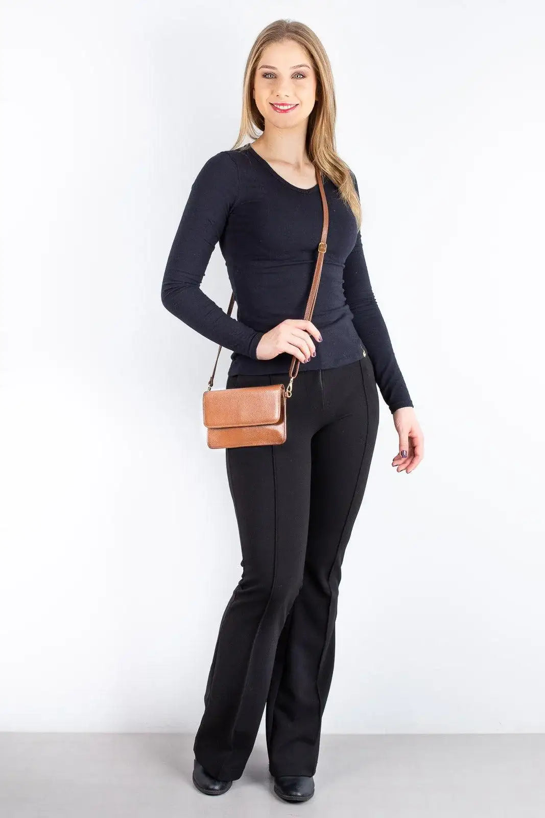 Clutch mini bolsa de couro liso Nicole - Enluaze