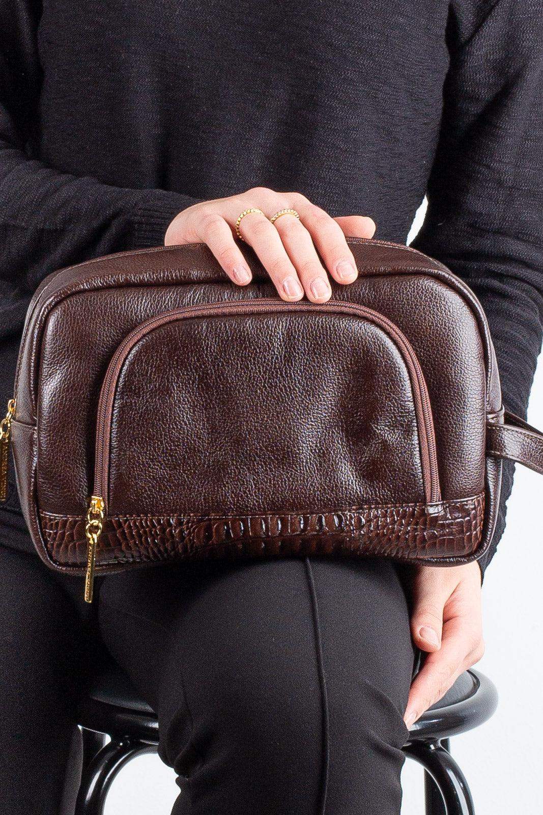 Necessaire de couro liso Manuela 18x28x10cm - Enluaze