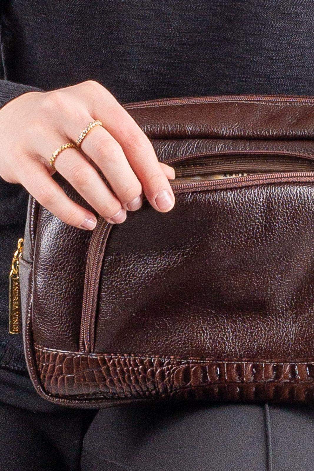 Necessaire de couro liso Manuela 18x28x10cm - Enluaze