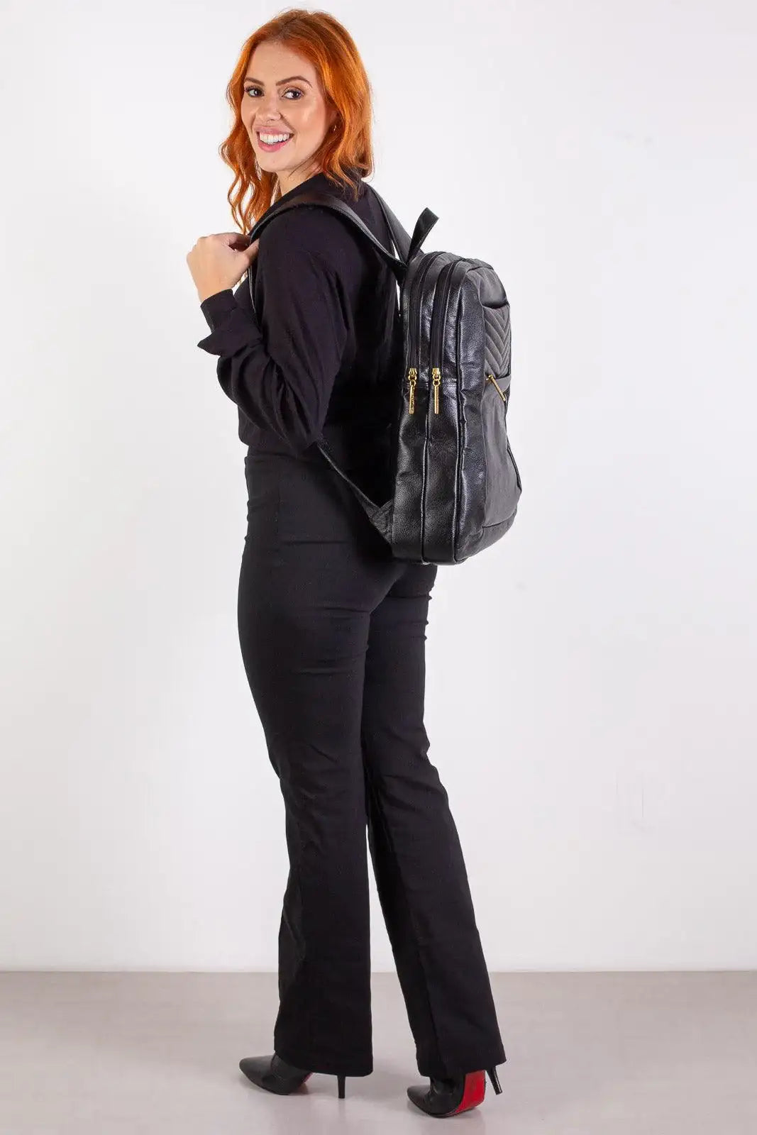 Mochila de couro grande liso slim Patricia - Enluaze