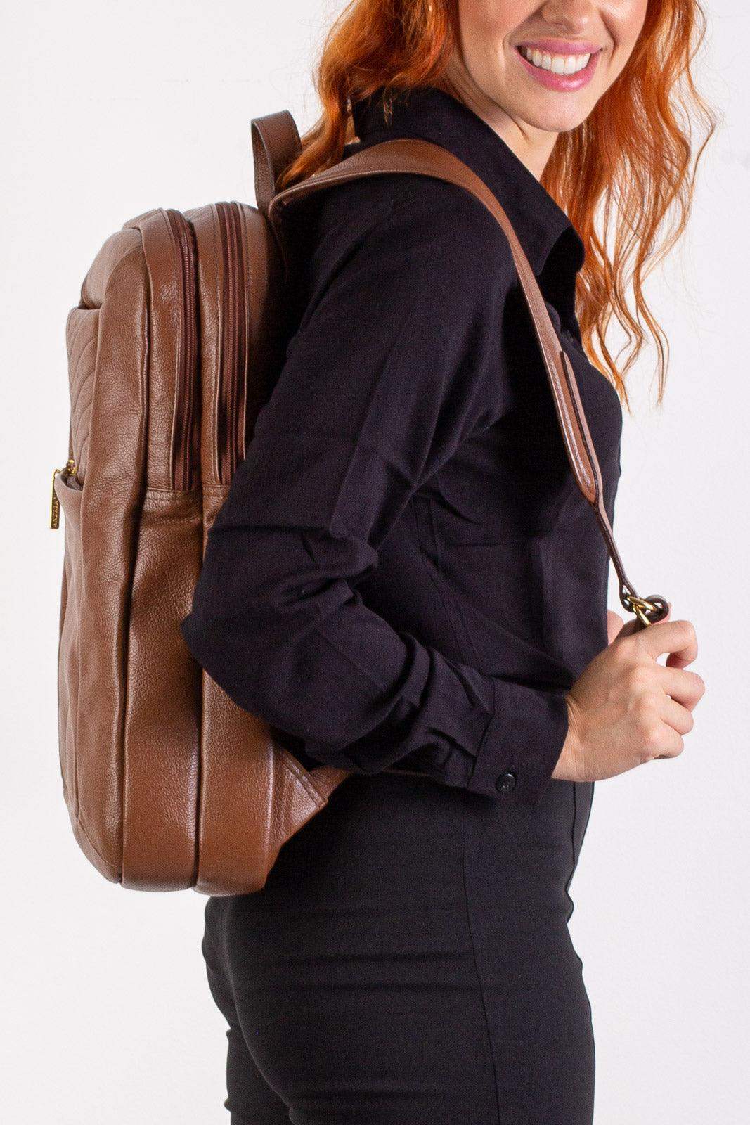 Mochila de couro grande liso slim Patricia - Enluaze