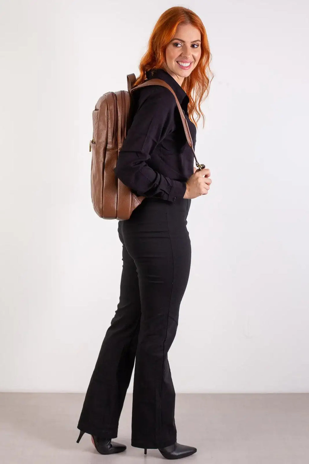 Mochila de couro grande liso slim Patricia - Enluaze