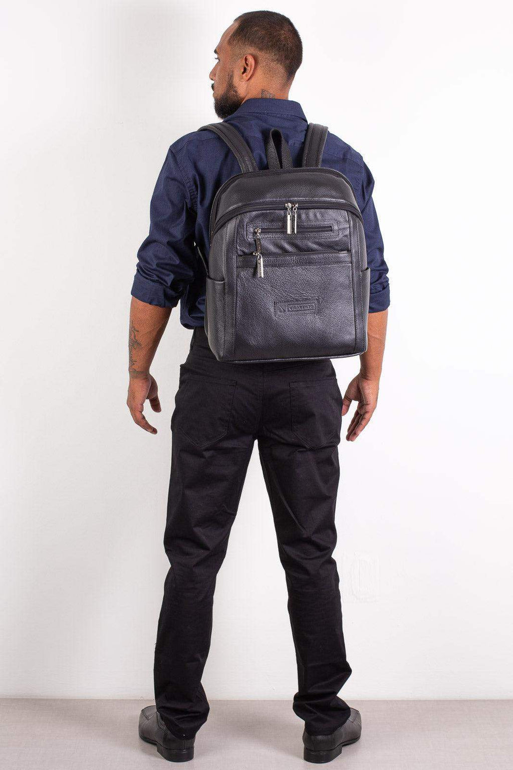 Mochila grande masculina de couro Marcelo - Enluaze