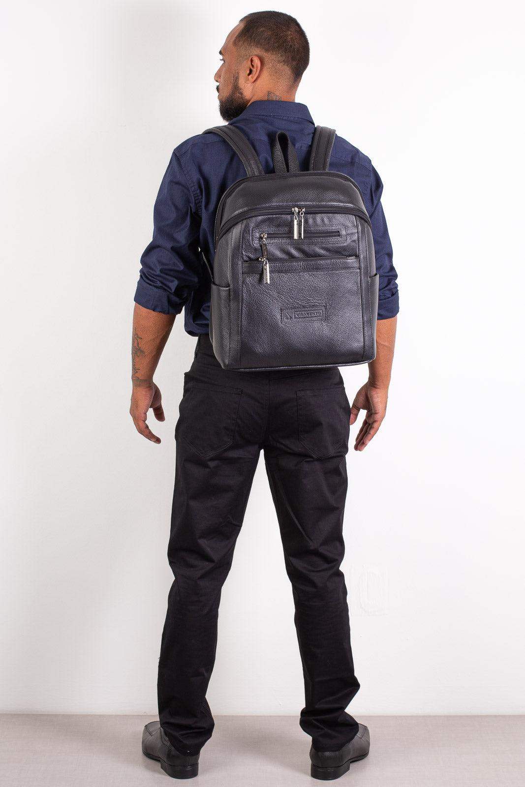 Mochila grande masculina de couro Marcelo - Enluaze