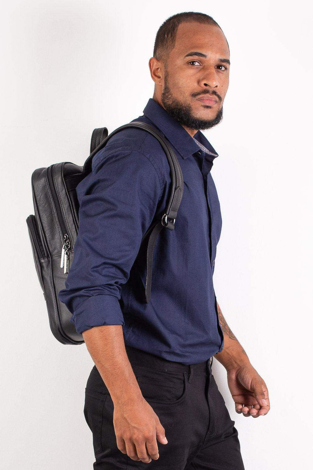 Mochila de couro Ricardo - Enluaze