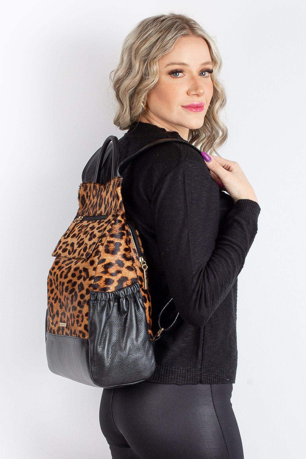 Mochila antifurto de couro estampado Suelen - Enluaze